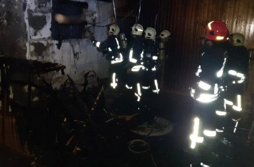 Bakıda çoxmərtəbəli yaşayış binasında yanğın olub