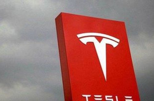 Tesla 400 mindən çox avtomobili geri çağırıb