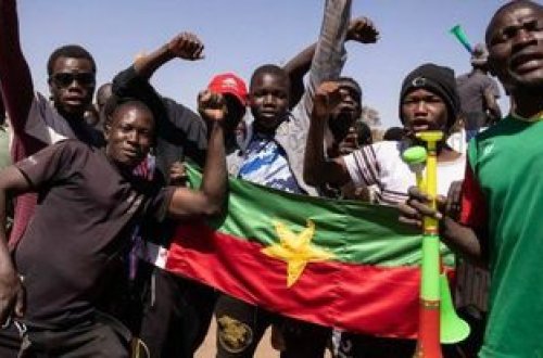 Burkina Faso Fransa radiolarının yayımını dayandırıb