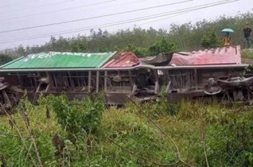 Taylandda yük qatarına bombalı hücum baş verib