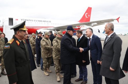 Türkiyənin müdafiə naziri Azərbaycana gəlib - FOTO