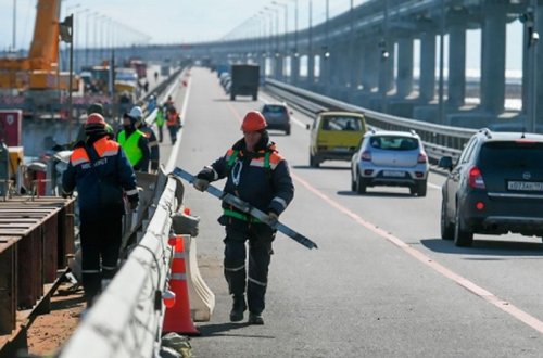 Putin Krım körpüsündə olub, partlayışın baş verdiyi əraziyə baxış keçirib