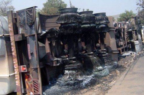 Rusiyada yanacaq tankeri partlayıb : 3 ÖLÜ