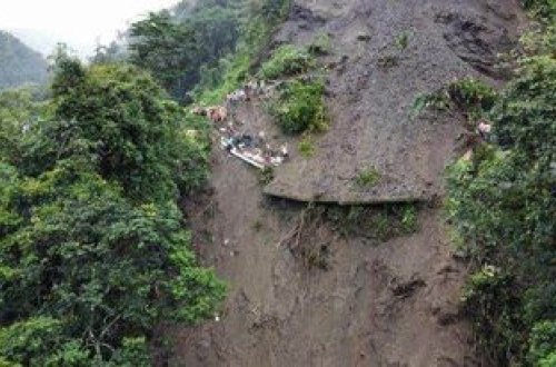 Kolumbiyada torpaq sürüşməsi nəticəsində ölənlərin sayı 27-yə çatıb
