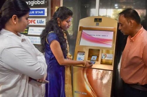 Hindistanda dünyada ilk qızıl bankomatı istifadəyə verildi - FOTO