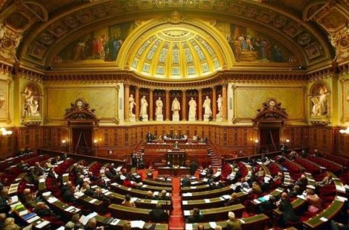 Kanada mətbuatı Fransanın antisülh siyasətindən yazıb