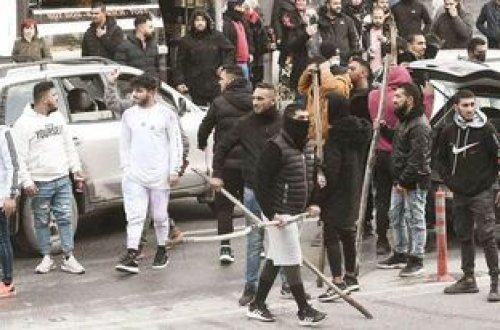 Yunanıstanda qaraçılar polis zorakılığına qarşı üsyan qaldırıblar