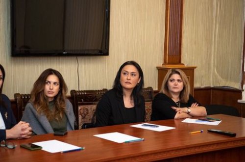 “Gender əsaslı zorakılığa qarşı 16 günlük fəallıq”: “ÇEK” üzvləri Horadizdə qadınlarla görüşdü – FOTOLAR