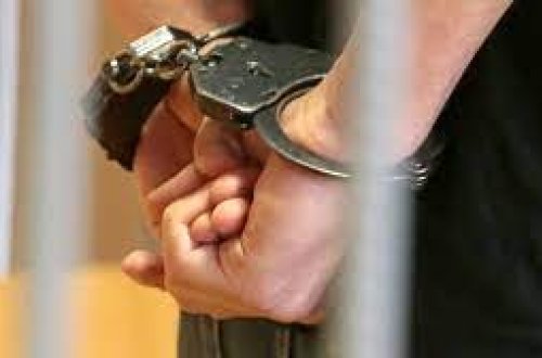 Narkotikin təsiri altında mikroavtobus sürən şəxs həbs olunub