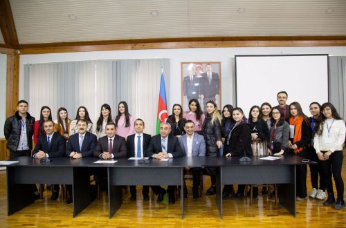 Odlar Yurdu Universitetində Qloballaşma Dövründə Milli-Mənəvi Dəyərlərin Qorunması adlı tədbir keçirilib