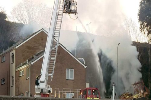 Böyük Britaniyada evdə baş verən partlayışda 3 nəfər ölüb