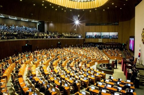 Cənubi Koreya parlamenti nazirin istefaya göndərilməsi ilə bağlı təklifi dəstəkləyib