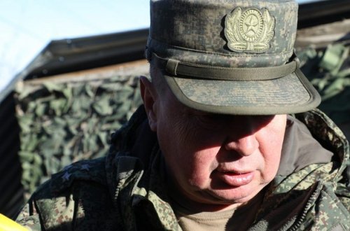 Sülhməramlılar fəalları hərbi postun ərazisindən çıxarmaq istəyir, QHT-lər imtina edirlər