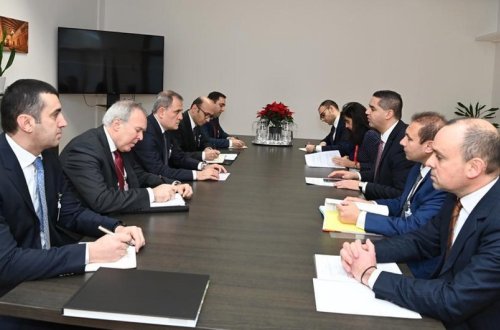 Ceyhun Bayramov maltalı həmkarını Ermənistanın təxribatları barədə məlumatlandırıb