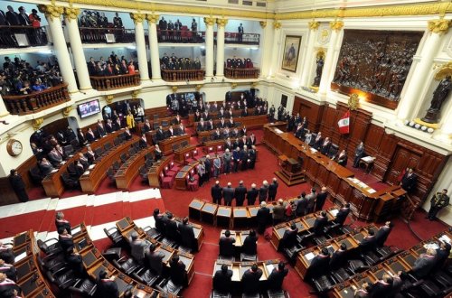 Peru parlamenti devrilmiş prezidentin toxunulmazlığını ləğv edib