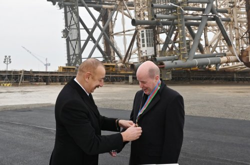 İlham Əliyev BP-nin regional prezidentinə “Dostluq” ordeni təqdim edib