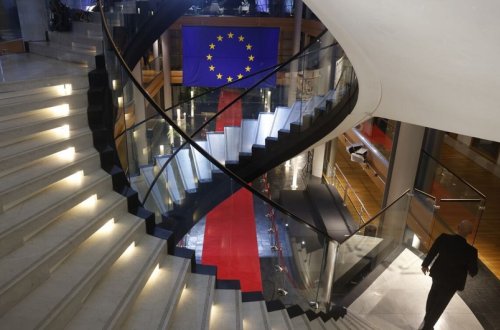 Avropa Parlamentinin 10-a yaxın ofisi bağlanıb