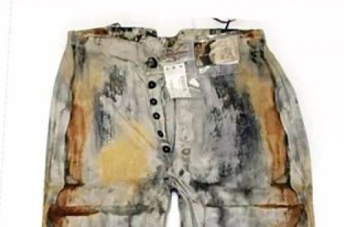 Dünyanın ən qədim cins şalvarı 114 min dollara satılıb