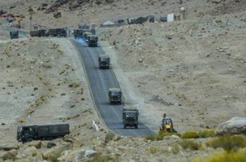 Hindistan və Çin əsgərləri arasında toqquşma baş verib