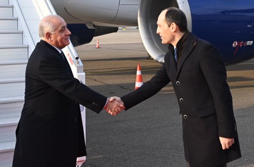 Əli Əsədov Gürcüstana getdi - Foto