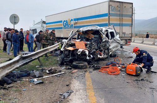 Bakı-Quba yolunda dəhşətli qəza - 6 nəfər öldü + Fotolar