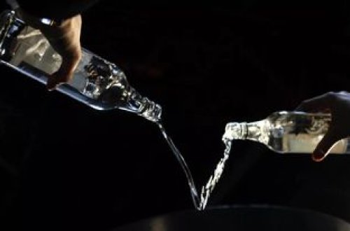 Hindistanda 31 nəfər saxta spirtli içkidən ölüb