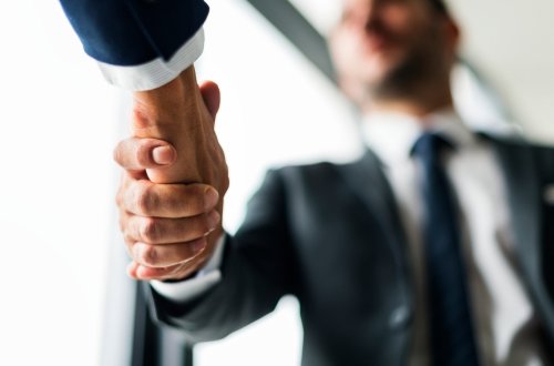 Dövlətə 6 milyon borcu olan “Green Rose”un sahibi kimdir? - İLGİNC