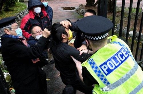 İngiltərədə etirazçılara hücum: 6 Çin diplomatı ölkəni tərk etdi