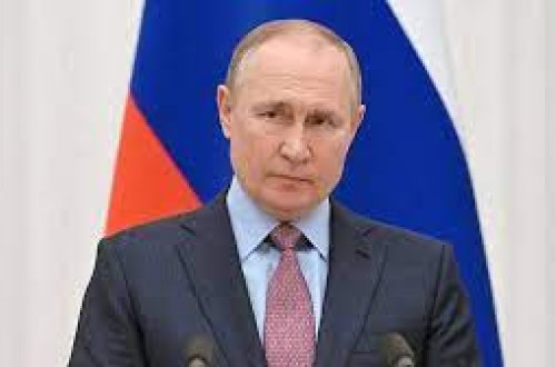 Putin: Rubl dünyanın ən güclü valyutalarından birinə çevrilib