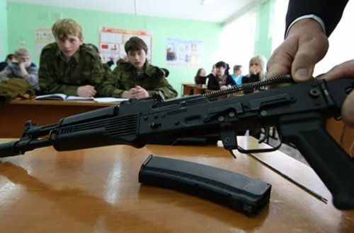 Ermənistanda yeni nazir məktəblərdə hərbi-vətənpərvərlik tədbirlərinin keçirilməsini qadağan edib