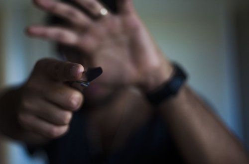 Bakıda 17 yaşlı oğlan atasını ürəyindən bıçaqladı