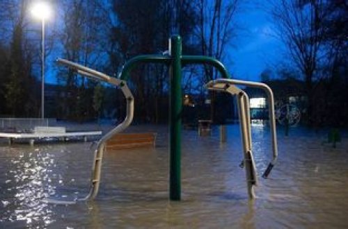 İspaniyada fırtına: Metro su altında QALDI