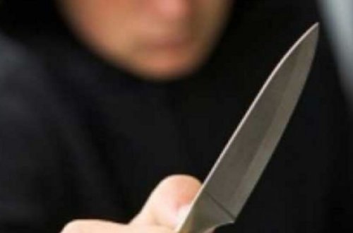 Bakıda 24 yaşlı gənc bıçaqlandı