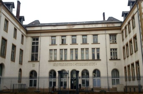 Fransaya qanunsuz yolla siqaret gətirən erməni 23 000 avro cərimələnib