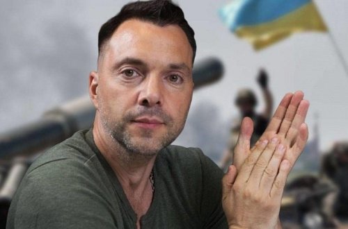 Arestoviç: “Müharibə azı yarım il də davam edəcək”