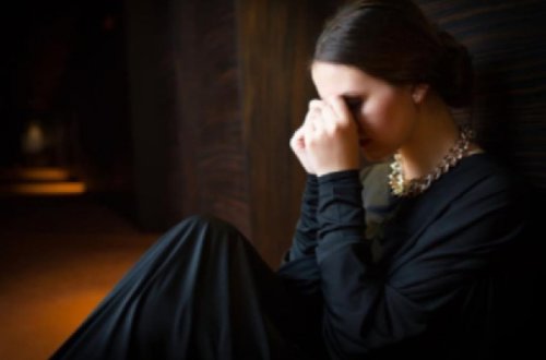 Azərbaycanda DƏHŞƏT: 17 yaşlı gəlinin əri impotent çıxdı, qaynı zorladı