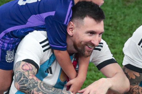 Messi qol vurarkən meydanda 13 argentinalı olub (FOTO)