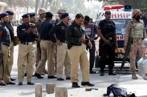 Pakistanda polis məntəqəsinə hücum: 7 nəfər girov götürüldü 