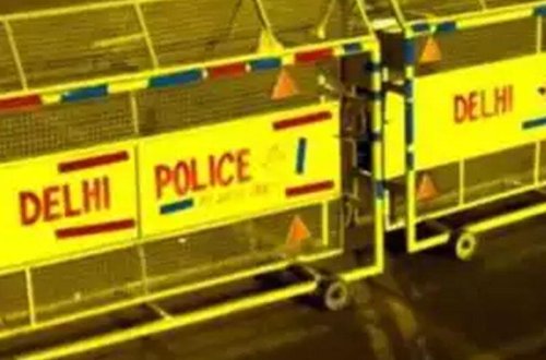 Zənginə cavab verməyən sevgilisinin üzünə 