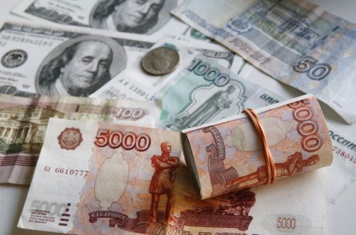 Rublun məzənnəsi ABŞ dolları və avroya nisbətdə ucuzlaşıb