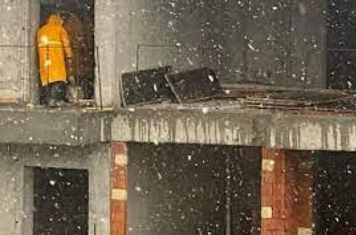 Dövlət Əmək Müfəttişliyi küləkli hava şəraiti ilə bağlı işəgötürənlərə müraciət edib