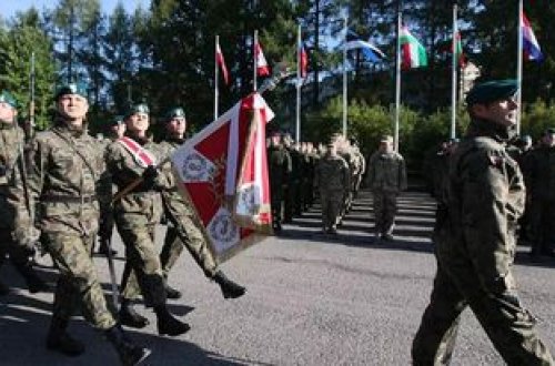 Polşa 15-65 yaş arası 8000 könüllüyə hərbi təlim keçəcək