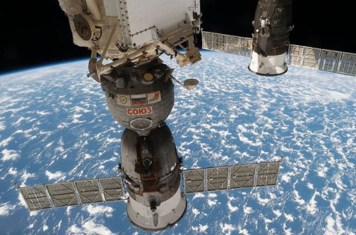 Rusiya kosmik gəmisində dəlik aşkarlandı: Kosmonavtlar Yerə qayıda biləcəklərmi? - FOTO