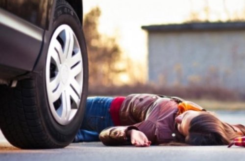 İmişlidə avtomobil piyadanı vuraraq öldürüb