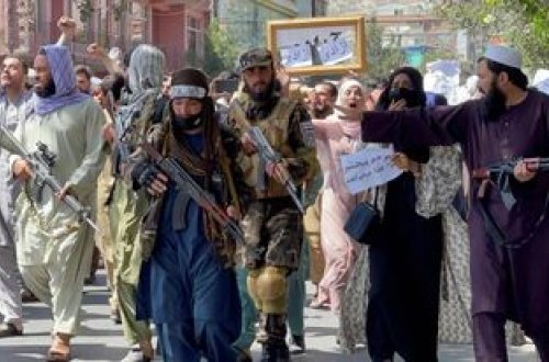 Əfqanıstanda universitetlərdə qadınların təhsili dayandırıldı