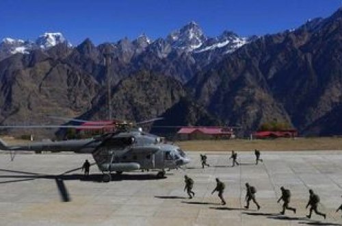 Hindistan Çinlə gərginlik yaşanan bölgəyə əlavə qoşun yerləşdirdi