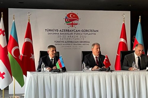 Azərbaycan, Türkiyə və Gürcüstan müdafiə nazirləri birgə təlimlərin keçirilməsini müzakirə edib - YENİLƏNİB