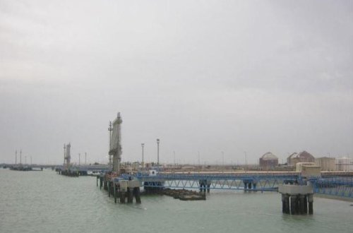 Taxıl və şəkərlə dolu gəmilər İranı tərk edə bilmir