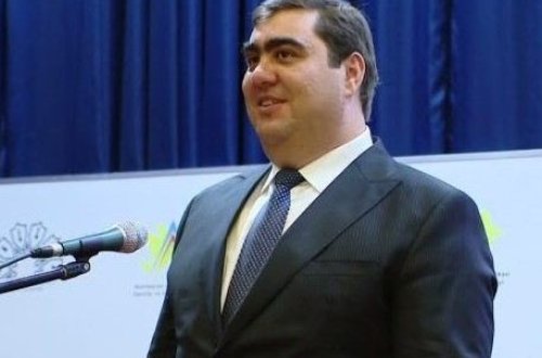 Vasif Talıbovun oğlu da atasının vəzifədən çıxarılması qərarına əl qaldırıb - VİDEO