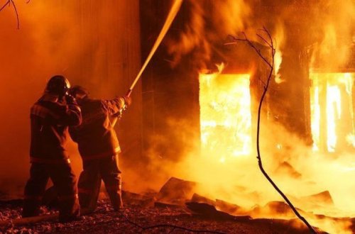 İki evdə qəsdən yanğın törədən şəxs müəyyən edildi